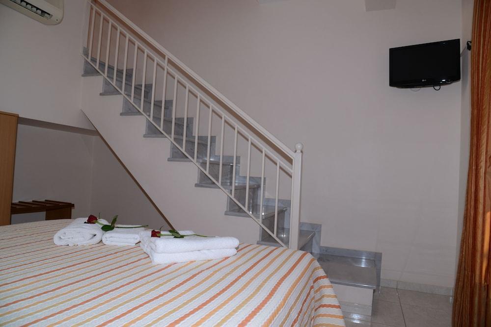Maria'S Filoxenia Suites 드레파논 외부 사진