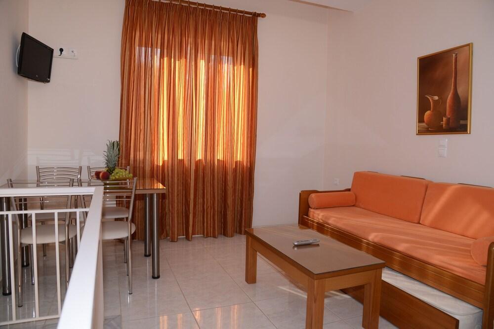 Maria'S Filoxenia Suites 드레파논 외부 사진