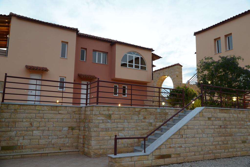 Maria'S Filoxenia Suites 드레파논 외부 사진