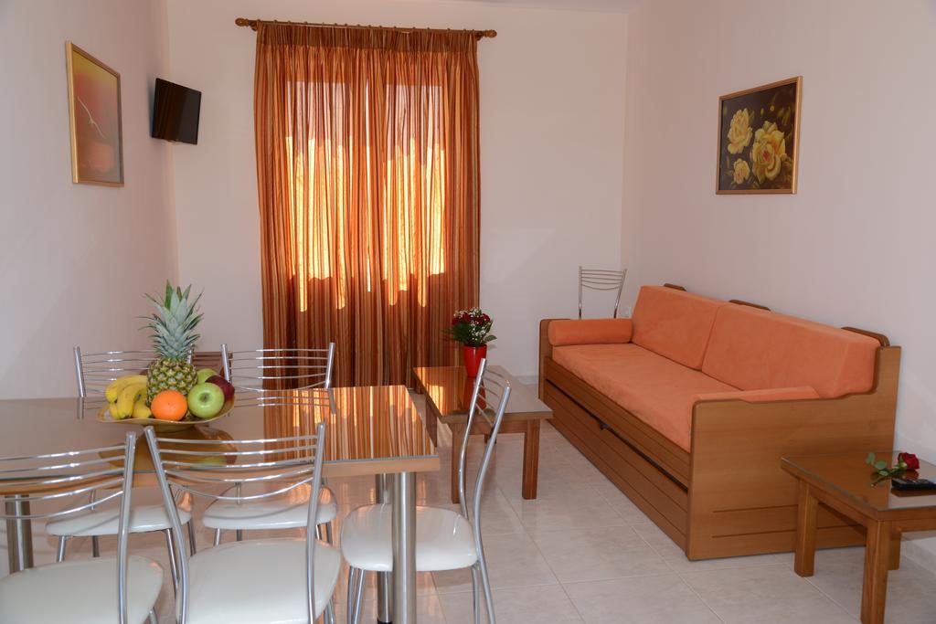Maria'S Filoxenia Suites 드레파논 외부 사진