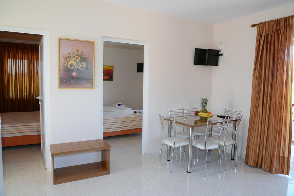 Maria'S Filoxenia Suites 드레파논 외부 사진